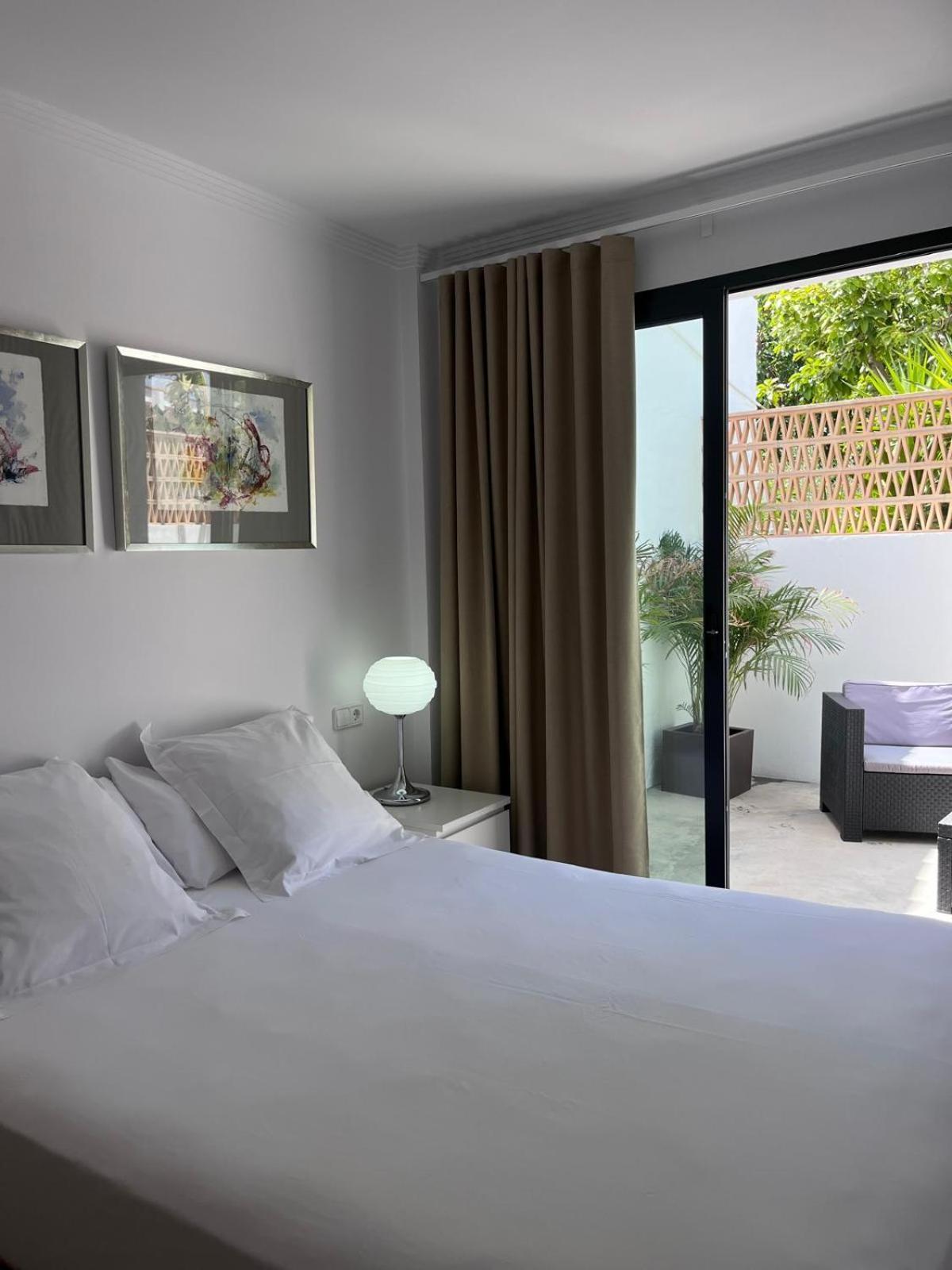 Hotel Nou Roma Дения Стая снимка