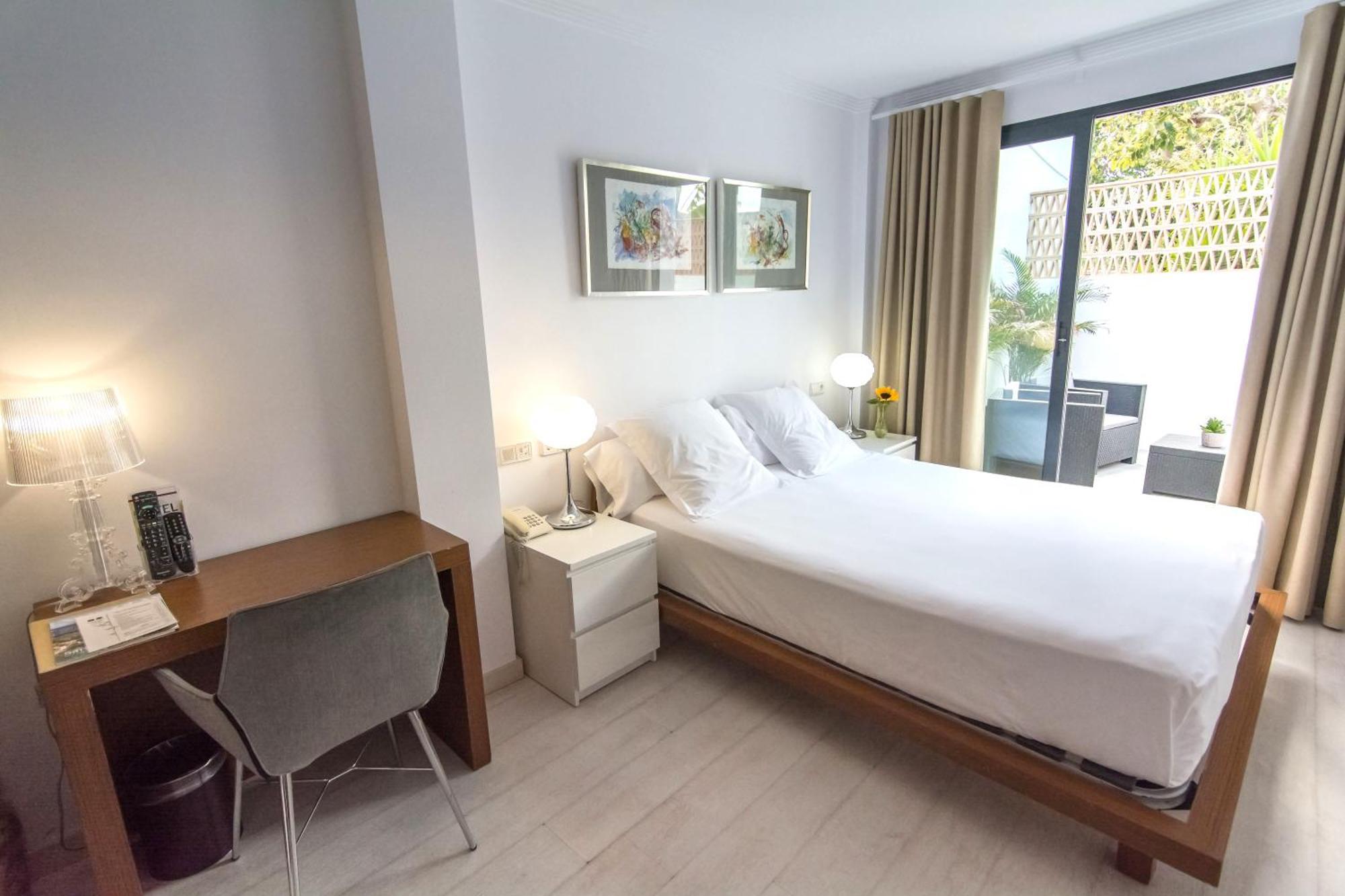 Hotel Nou Roma Дения Стая снимка