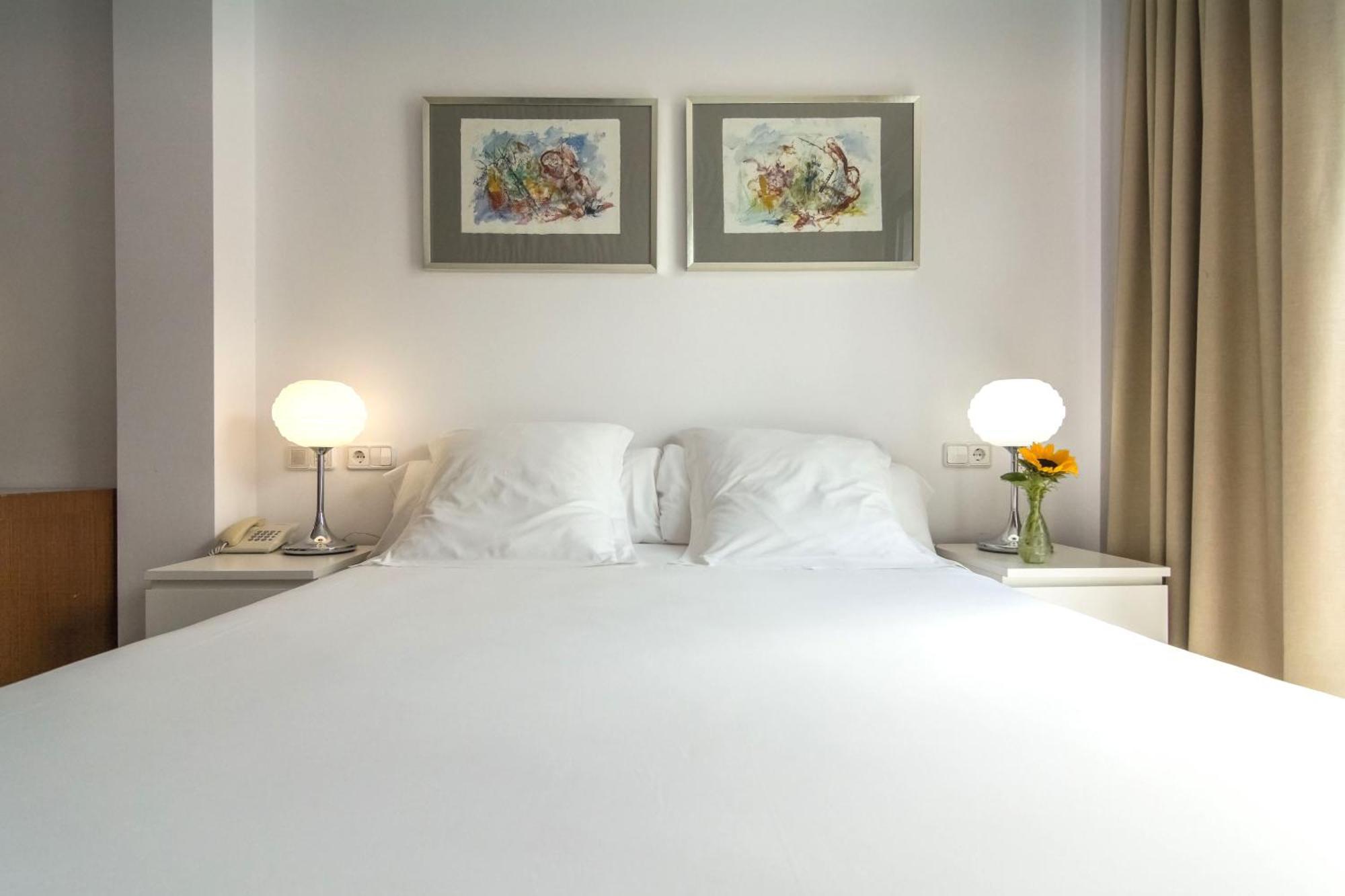 Hotel Nou Roma Дения Стая снимка
